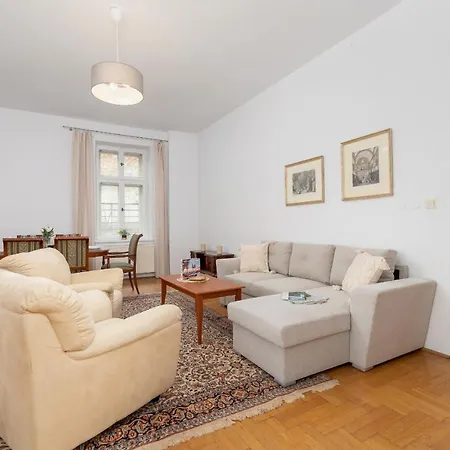 Beautiful Apartament In The Heart Of Market Square By Renters Διαμέρισμα *